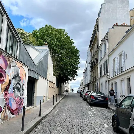 Bel En Plein Montmartre Ideal Pour 2 A 4 Personnes Parigi