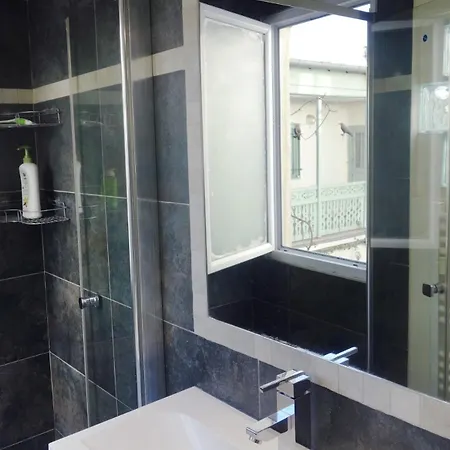 Bel En Plein Montmartre Ideal Pour 2 A 4 Personnes Appartamento *